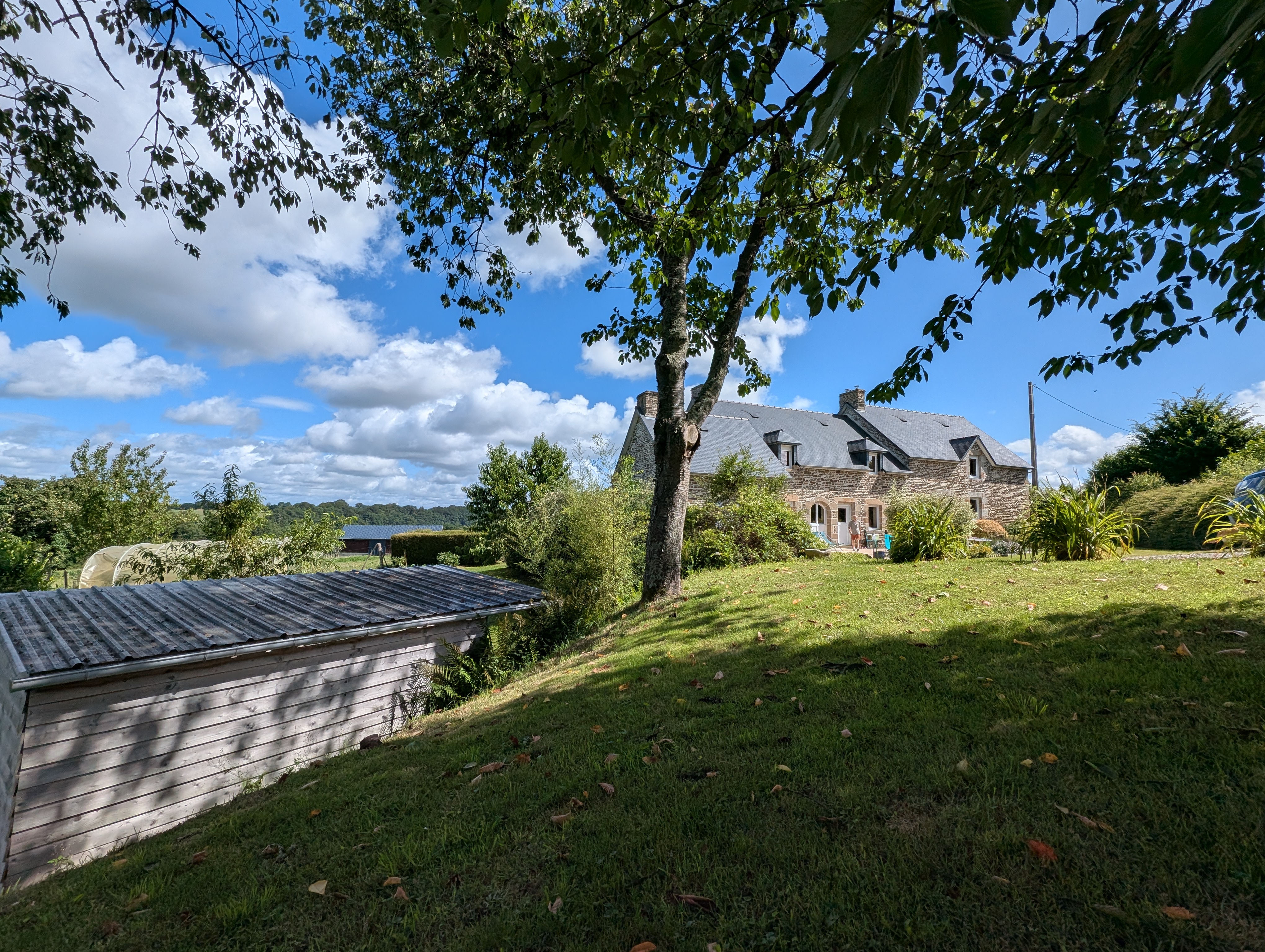 Panorama de la maison avec vue sur Saint-Martin de Landelles